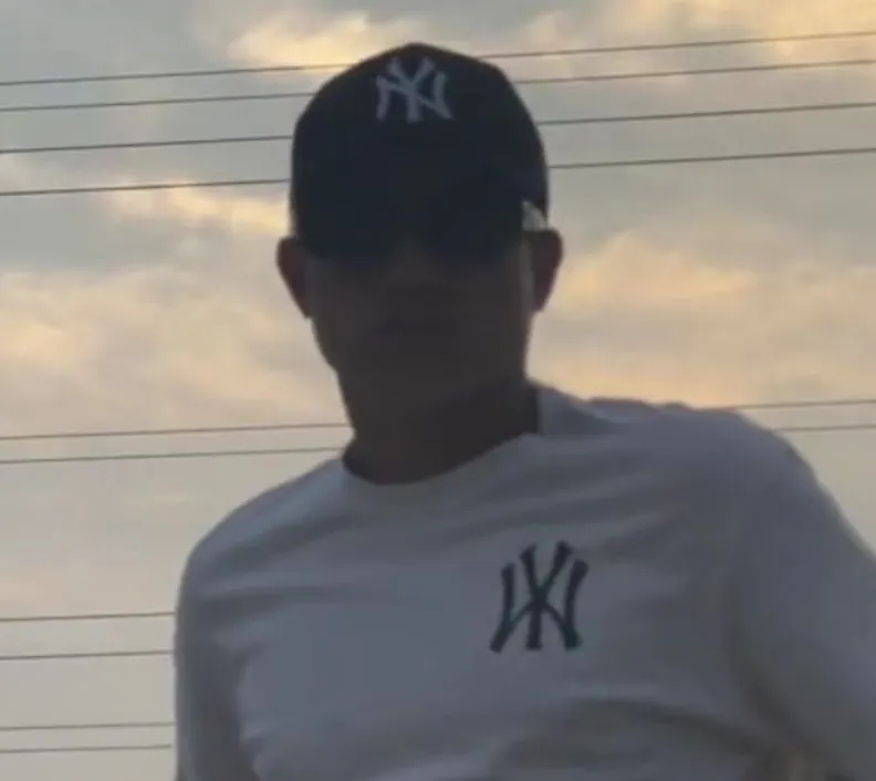 王宝强捐款风波大反转！举报人被曝用苹果手机还去美国打球插图2