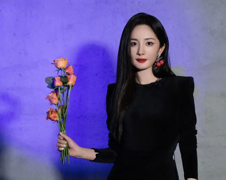 网传王家卫新剧挑北方女演员，评论区提杨幂被群嘲插图2