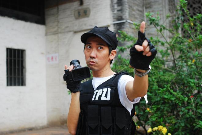 60岁张达明亮相《焚城》首映，身材瘦削引担忧插图