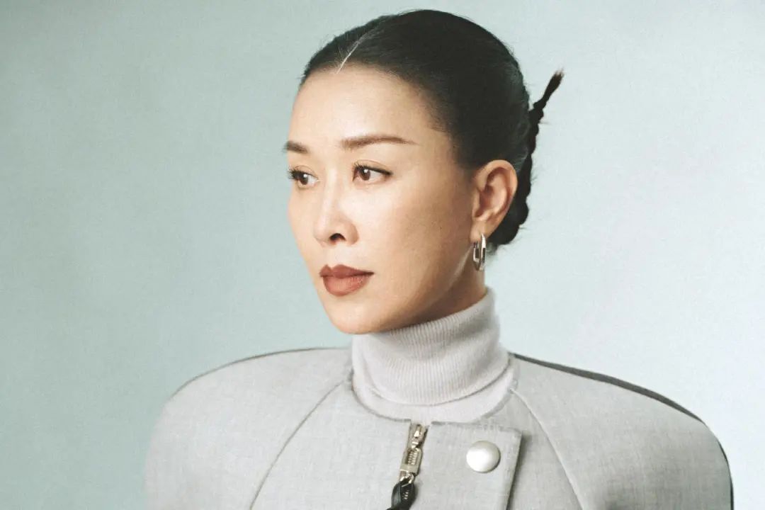云朵经历人生低谷，被群星演唱会踢出，五次辟谣并对恩师刀郎提起诉讼插图1
