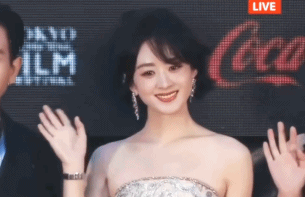 赵丽颖素颜照超美，穿高定礼服亮相东京电影节，打破整容传言插图