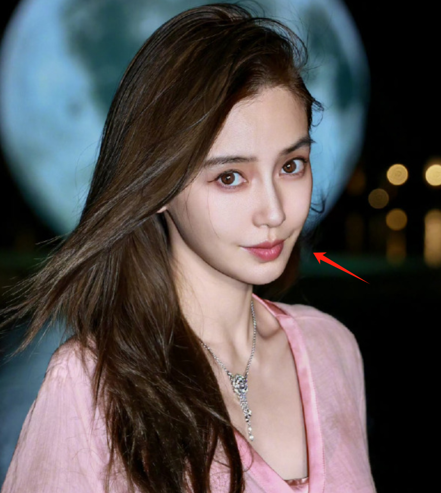 baby晒美照上热搜，评论区却翻车了，网友说她脸变样了插图1
