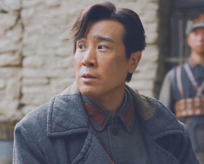 收视率第一，成毅圈粉无数，央视谍战剧太强了插图1