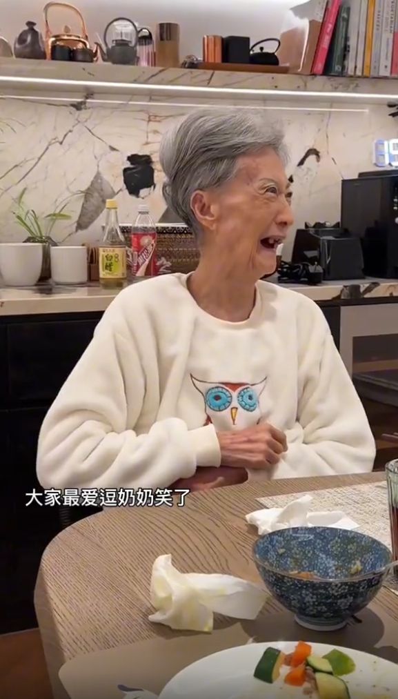 伊能静的儿子到庾澄庆家做客！哈利说话温柔，奶奶和妹妹的照片首度公开插图2