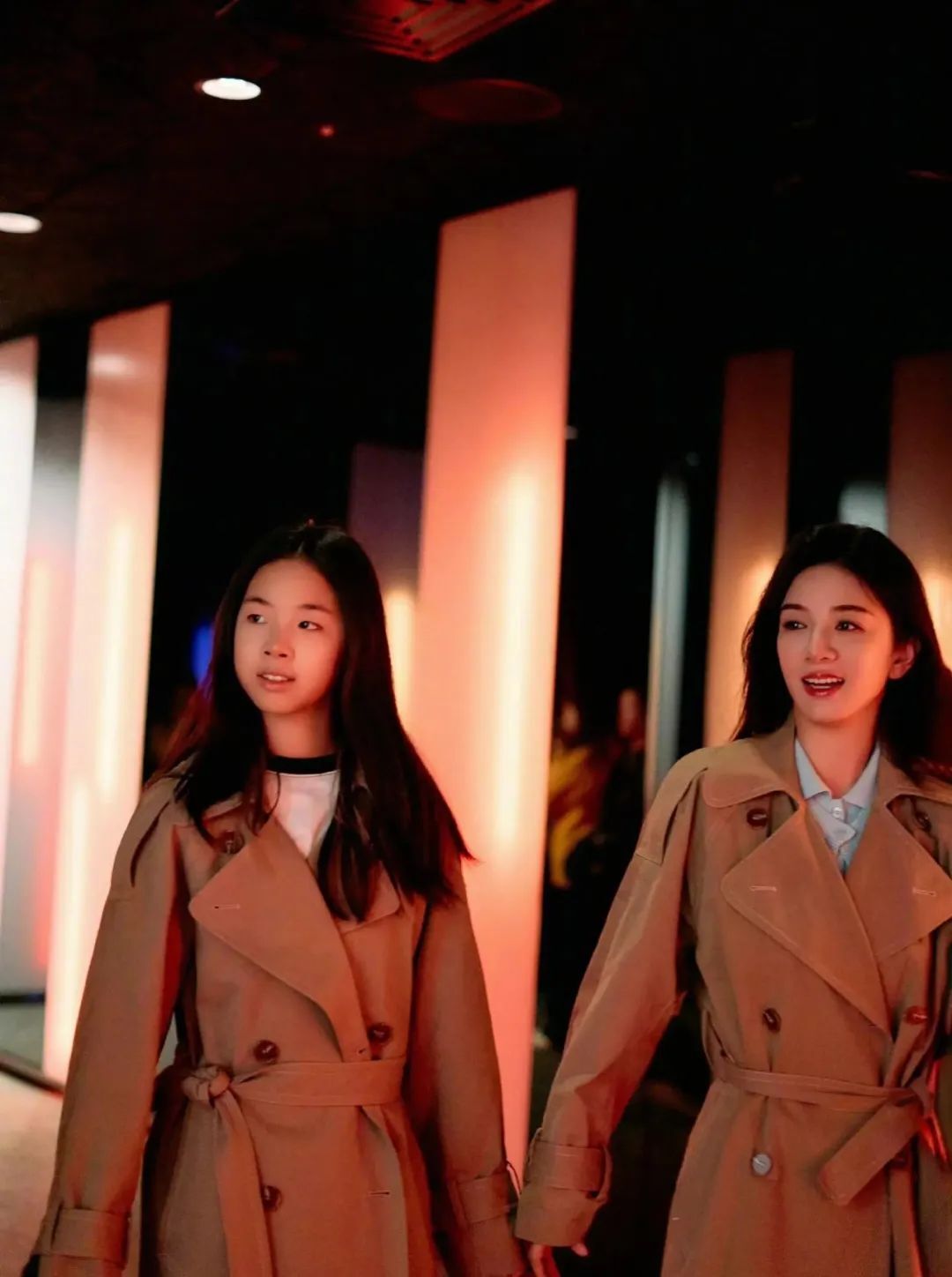 黄奕12岁女儿在国外留学的照片，长得真像爸爸黄毅清，可惜没遗传到妈妈的样貌插图2