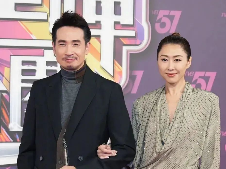 香港这晚，77岁的汪明荃和44岁的林峯让人大感TVB的尴尷插图2