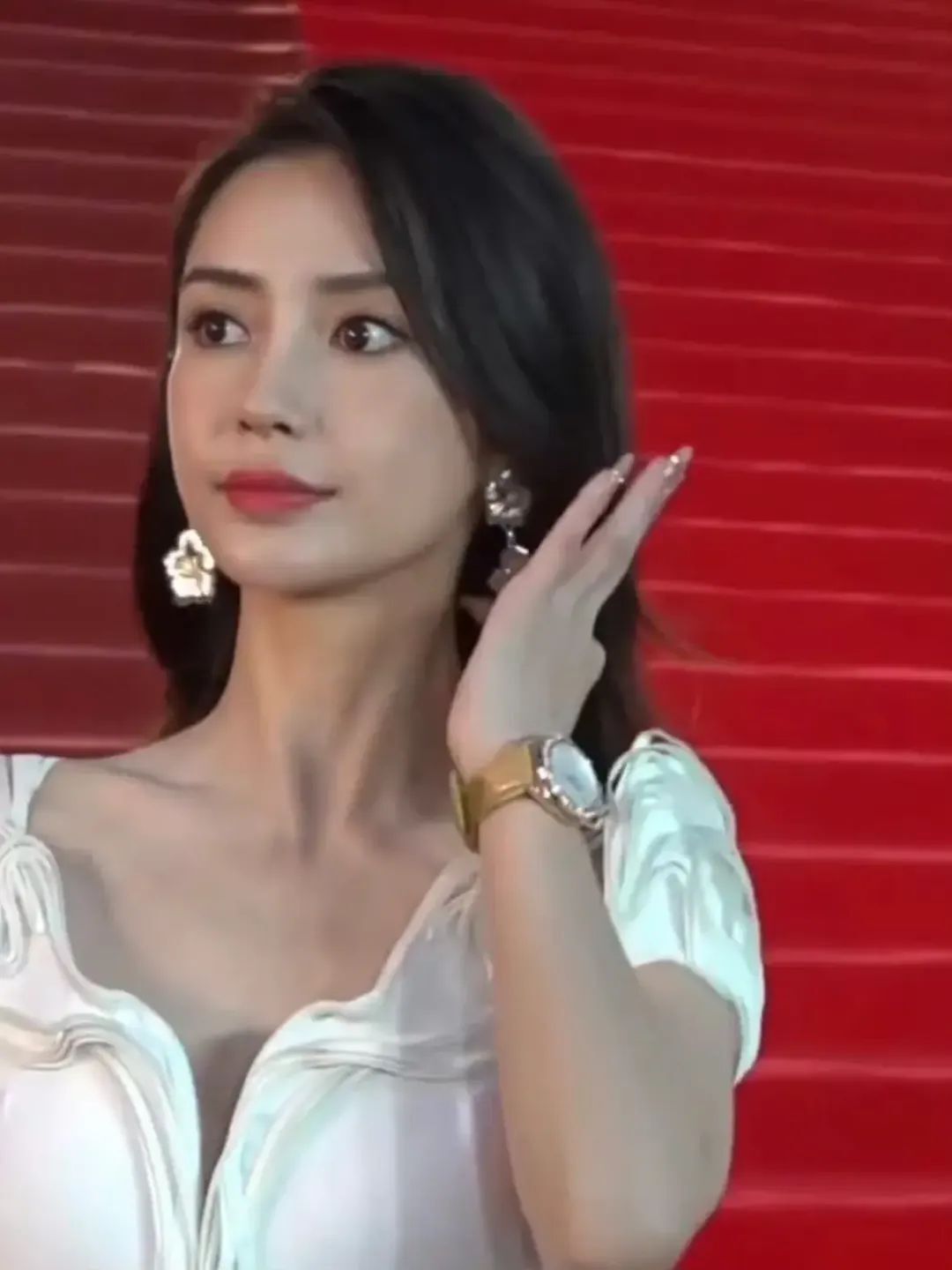 本是同林鸟的夫妻，离婚后的杨颖和黄晓明，这次谁也帮不了谁插图