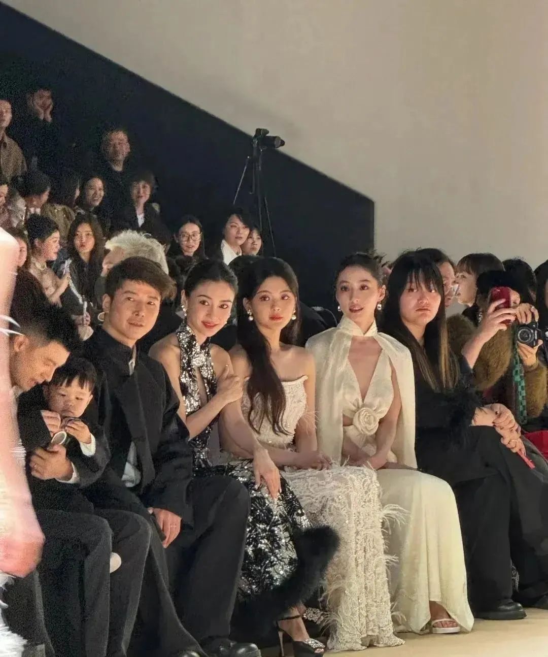 本是同林鸟的夫妻，离婚后的杨颖和黄晓明，这次谁也帮不了谁插图2