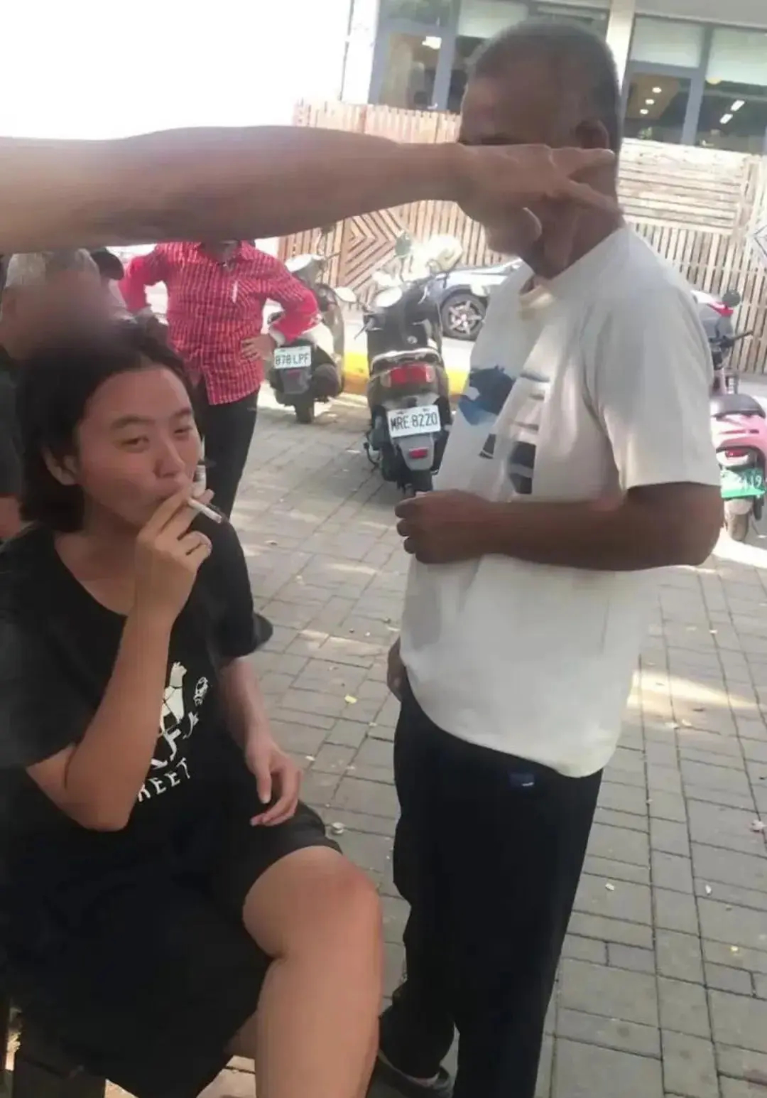 360万意外之财！爷孙恋女主继承去世老公遗产，之前穷得偷东西插图1
