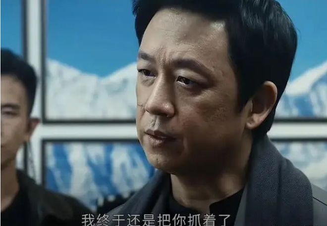 《白夜破晓》里裴家易成了替死鬼，韦东在背后操纵一切，真正的大Boss到底是谁？插图2