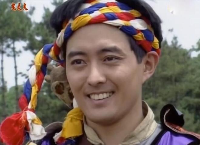 这男主明明是琼瑶剧中最帅的，结果戴了十几集面具，真是浪费了他的颜值啊插图1