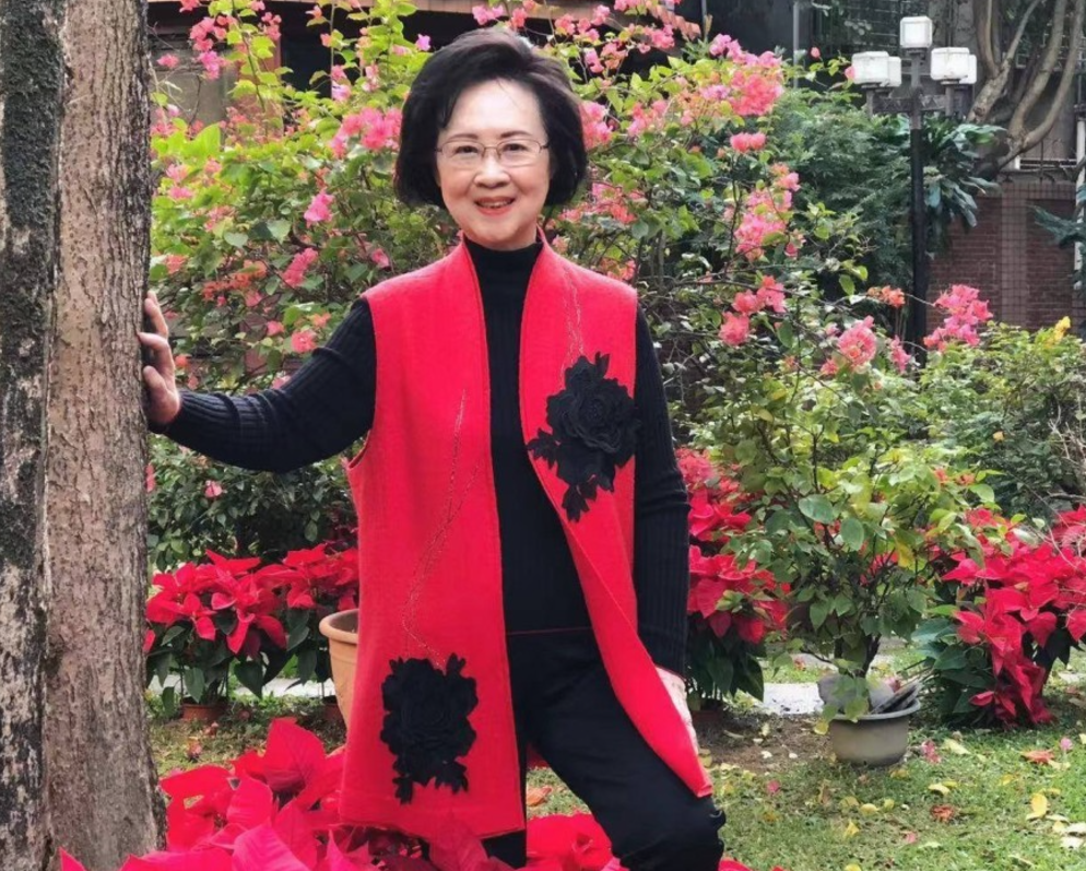 琼瑶奶奶走前最想见儿媳，所有作品都交给她打理啦插图1