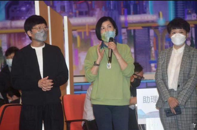 截胡签洪心怡，被TVB炒了，51岁伍仲衡说没辙插图