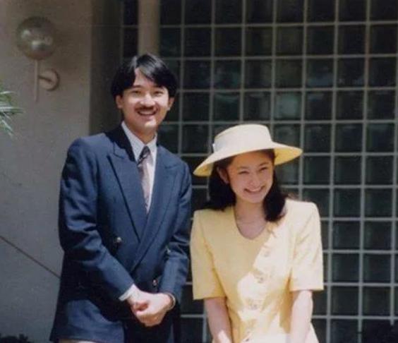 结婚三年，真子越扮越简单，和老公常换新家插图