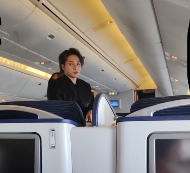 网友飞机上碰见46岁滨崎步和男友！25岁男友超帅，大家评论都羡慕坏了插图