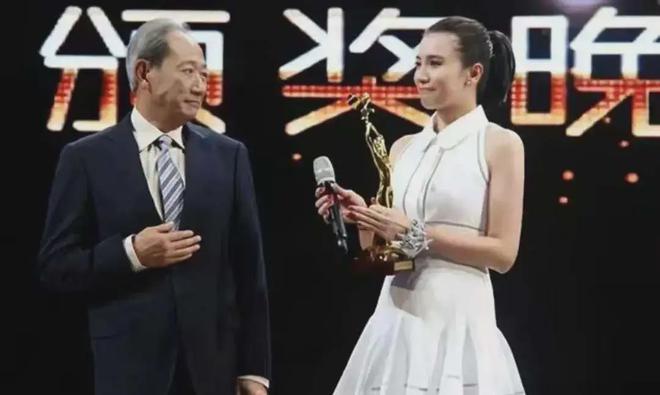宋佳两年前悄悄领证成热搜话题，本人没回应插图2
