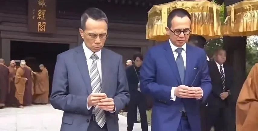 李嘉诚的儿子们，相差2岁的李泽钜和李泽楷为啥差别这么大插图1