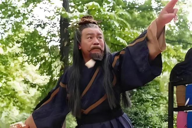 笑傲江湖里八大高手排行，岳不群只拿了第四，令狐冲其实不是天下第一！插图