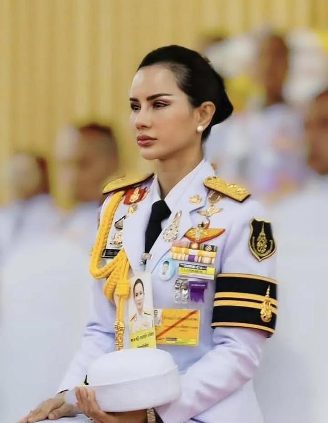 泰王的年轻宠妃：从前苏提达王后的侍女，现在瘦弱面容愁苦插图