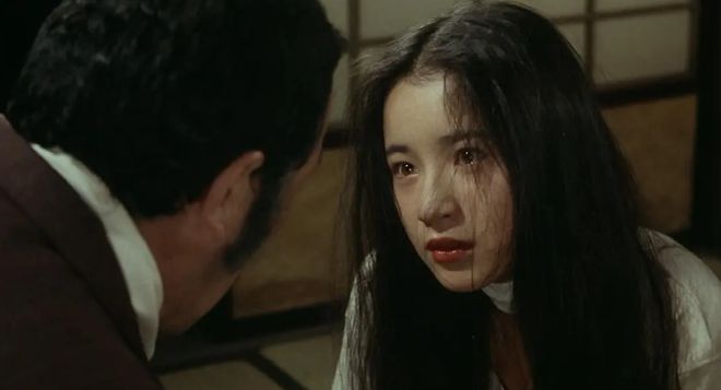 妈妈和女儿换身体？这部日本cult电影太挑战伦理观了！插图