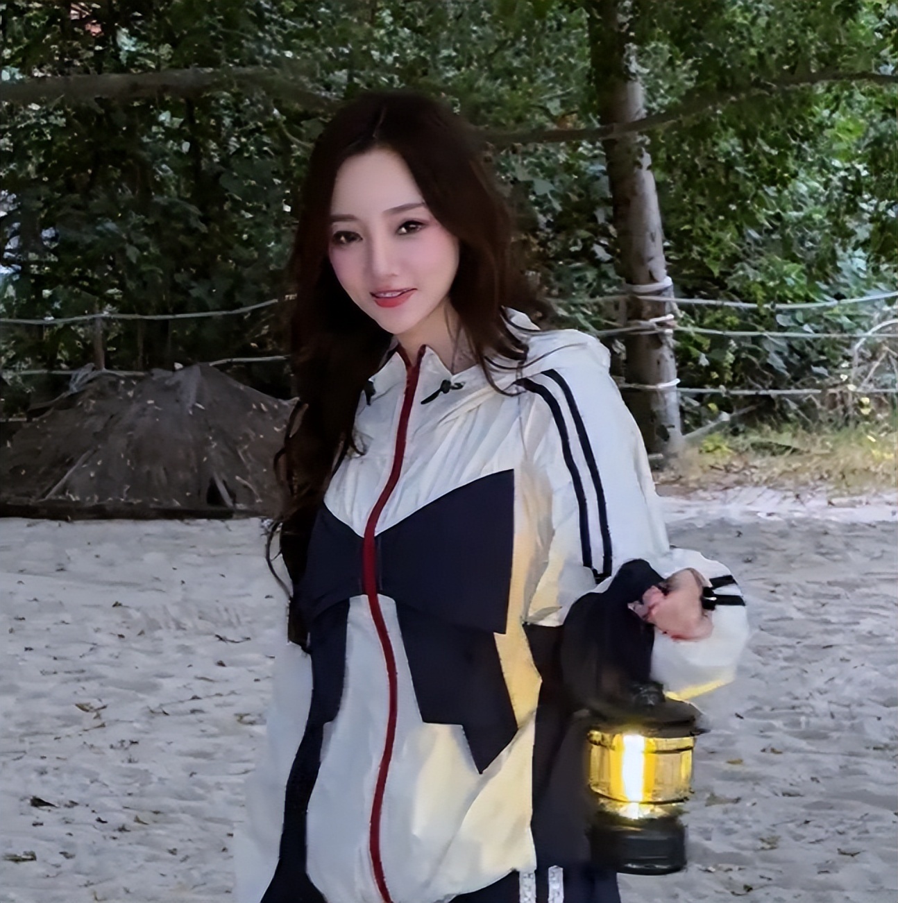 12岁甜馨晒近照被疑整容，亲自回应：我不会这么做，妈妈无辜躺枪插图