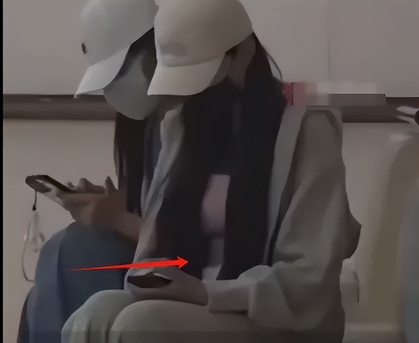 叶珂生女这事闹得挺玄乎：好姐妹说没生过，怀孕时间表都出来了，预产期就在下个月插图1