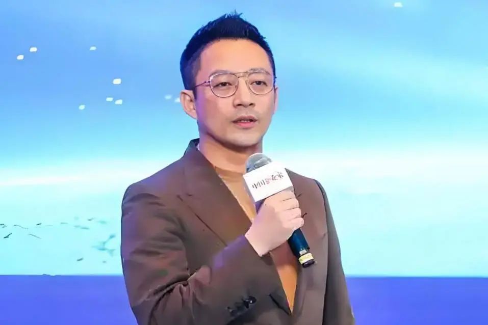 大S的墓地总算搞定了，这场后事闹剧终于落幕，S妈折腾半天白忙活，倒是两任女婿成了赢家插图