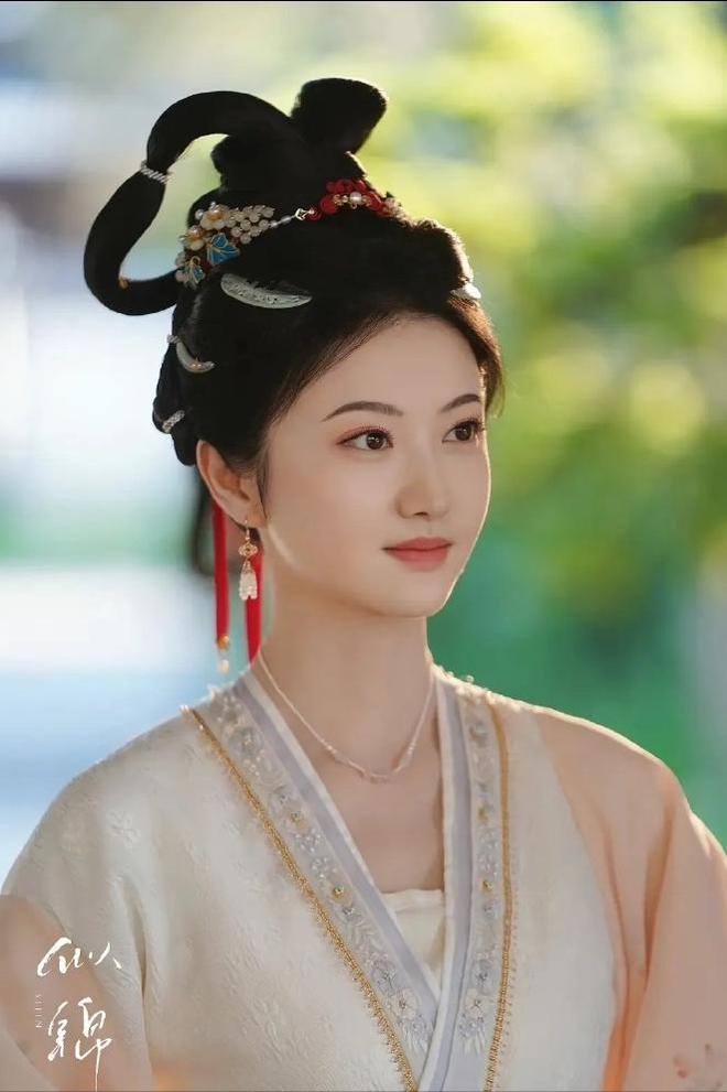 姜家五姐妹大揭秘：景甜装嫩演妹妹，背后真相竟是这样！插图