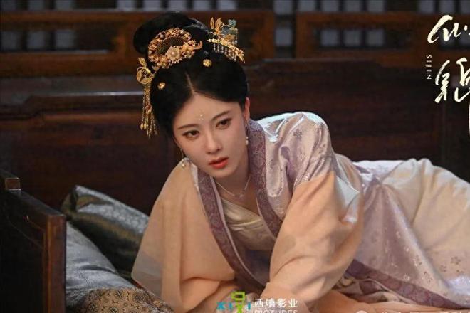 姜家五姐妹大揭秘：景甜装嫩演妹妹，背后真相竟是这样！插图1