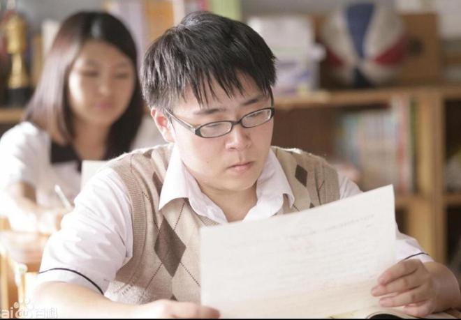 郝劭文开心迎来第二个宝贝女儿，陪产时激动得哭了，之前还正式收养了继女插图