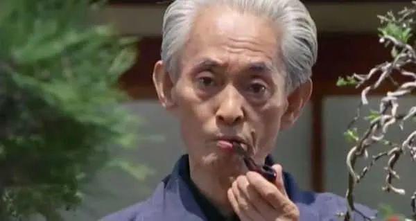 你连指尖都透着好看的色儿，他的文字为啥这么打动人心？插图1
