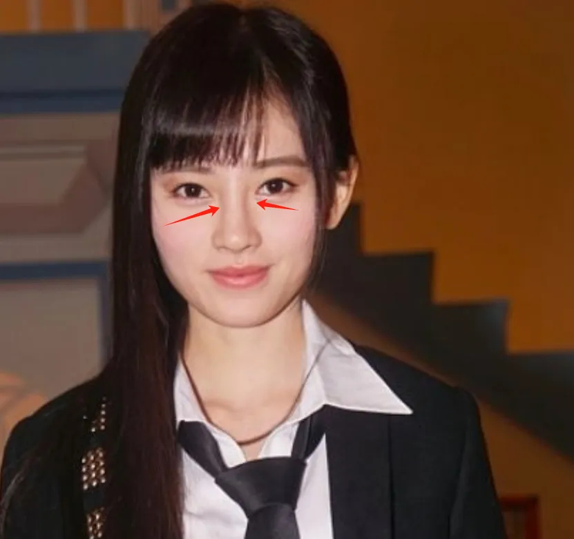 鞠婧祎又换脸啦！新剧照里的蛇精脸和锥子鼻让网友直呼太夸张了插图2