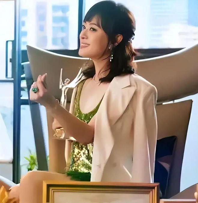 她才是真正在撑场的大姐大？插图1