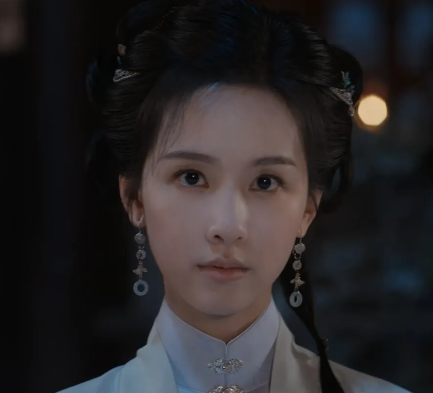 31岁的陈都灵突然变得圆润了，网友调侃她看起来像美妆蛋，新剧里的状态比不上51岁的王艳插图