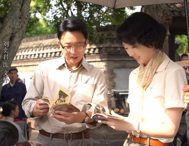 央视开播！30集年代大剧来了，视后领衔，可能成为年度剧王哦插图1
