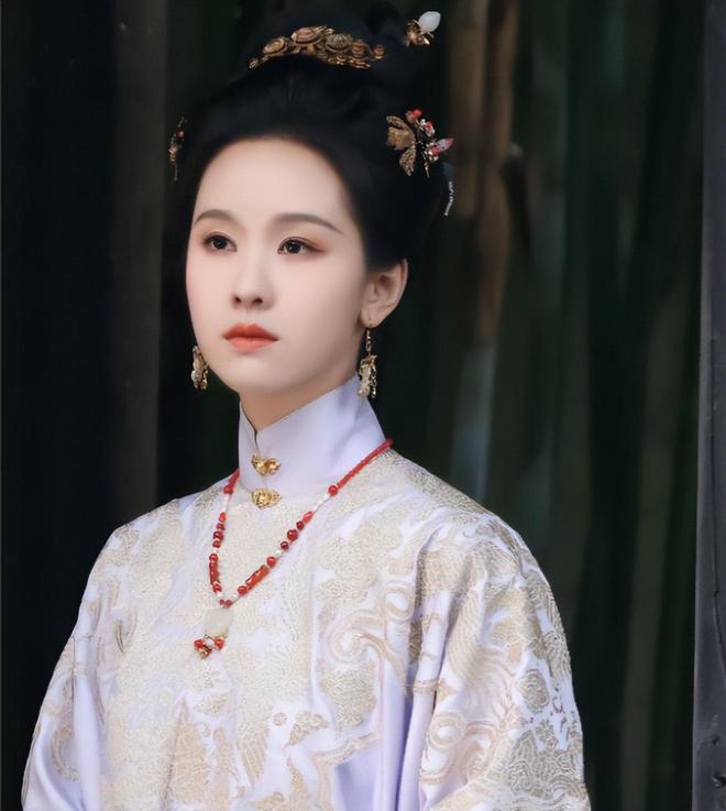 别硬挤眼泪！46岁温峥嵘的嘶吼让面瘫脸女主超尴尬插图