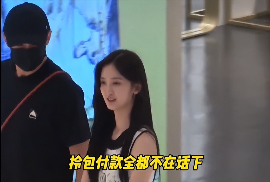 林更新恋情闹大了！绯闻女友搞事情，手滑点赞害赵丽颖挨骂插图2