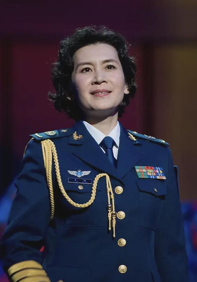 肖雄：长得不比刘晓庆差，拍戏弄丢了婚姻，68岁了还是一个人没孩子插图1