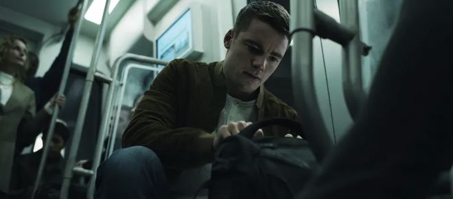 第一集就超上头，Netflix的爽剧又霸榜啦插图2