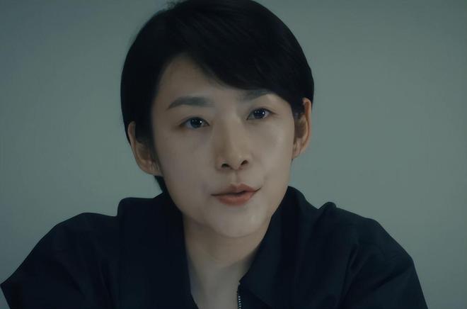 播了4小时就冲上榜首，今年第一部让我熬夜追的悬疑剧终于来了插图1