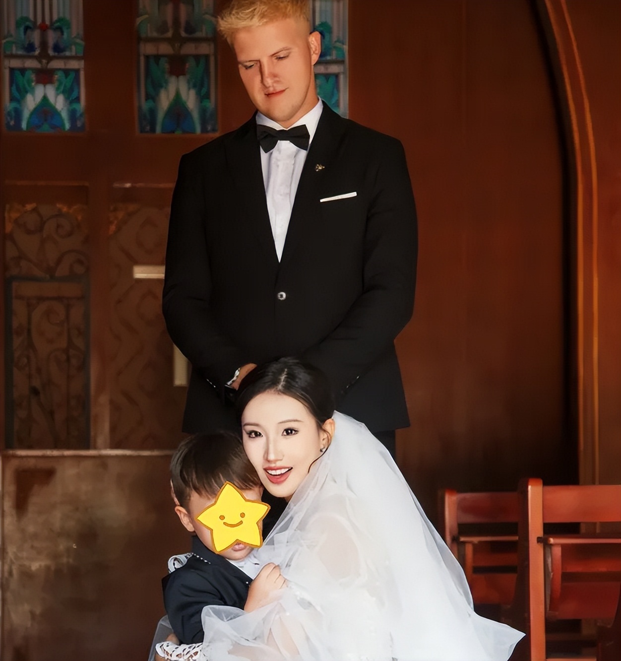 网红夫妻离婚闹大了！女方说被家暴，男方还当着孩子的面动手插图2