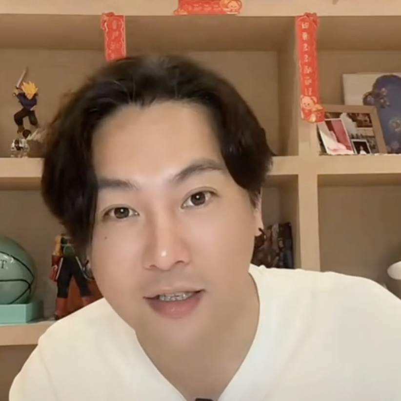 汪小菲带着孩子在北京露面！女儿像大S一样文静，儿子活力满满插图