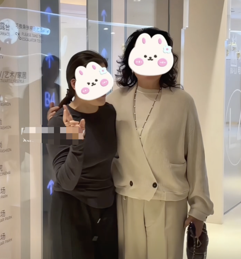 汪小菲带着孩子在北京露面！女儿像大S一样文静，儿子活力满满插图2