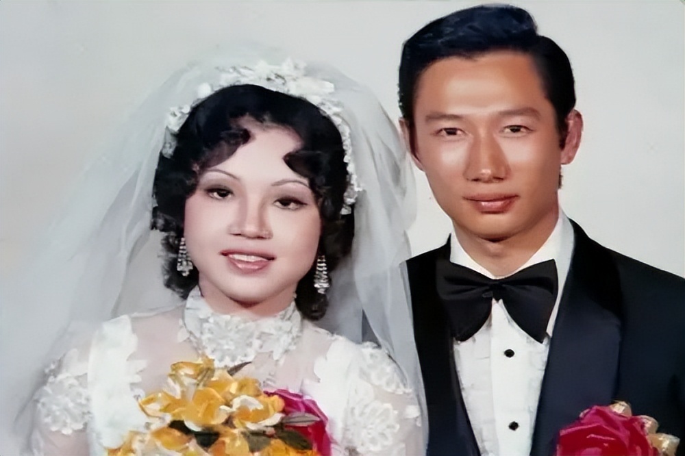 50岁百亿阔太混迹名媛圈，皮肤嫩得像少女，给74岁老公生了仨娃插图2