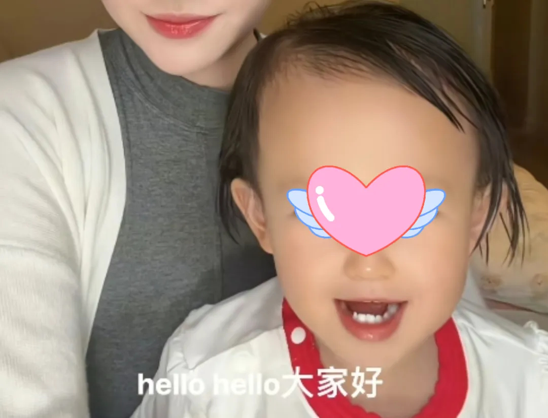 黄一鸣晒娃，女儿反颌挺严重还没人管，找王思聪要钱又没成插图1