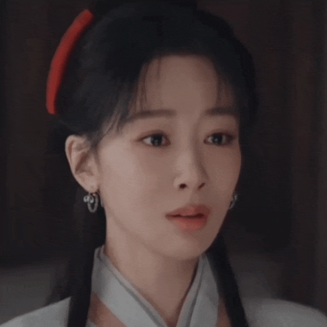 杨紫最近露面妆太浓，都盖不住脸僵了，网友直呼医美真是个无底洞啊插图