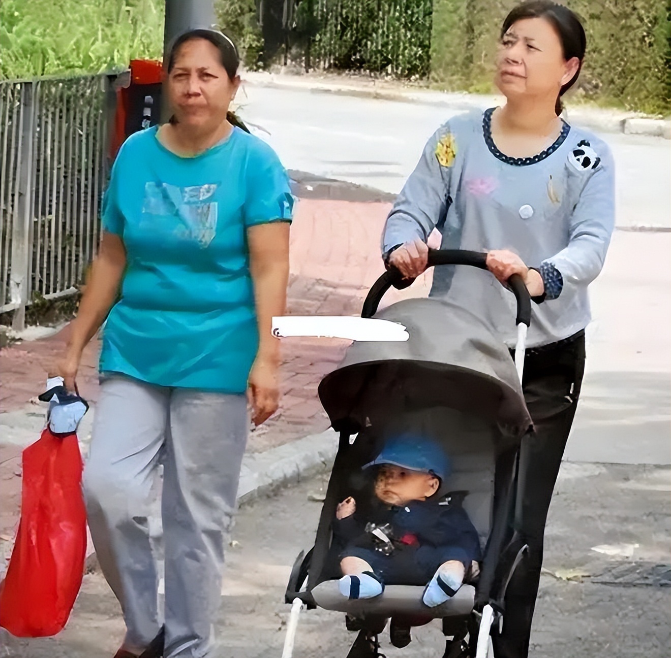 68岁范玉梅聊家常：女儿是郭晶晶，帮霍家带大仨孩子插图2