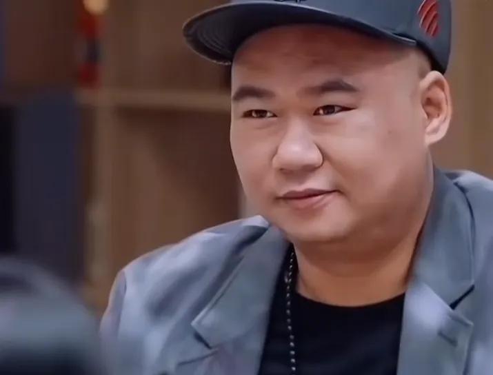 44岁歌手苟伟突然去世！刚挂了号查息肉，徒弟说手术都没来得及做插图1